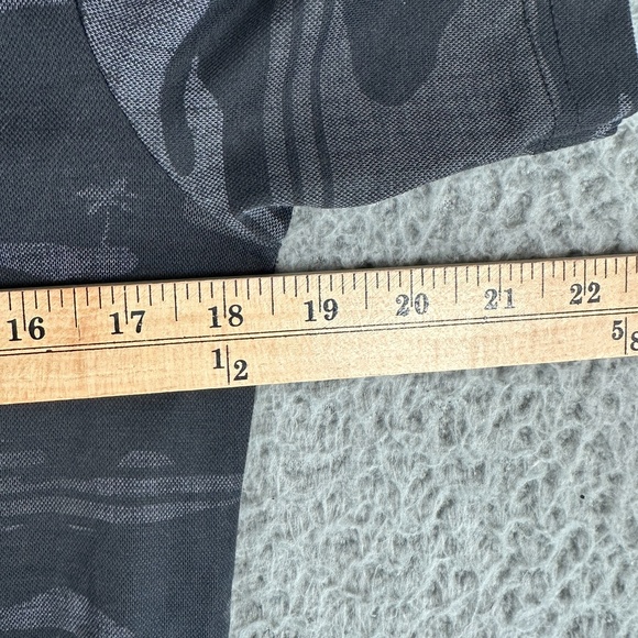 Travis Mathew Shirt Mens Small Black Gray Camo‎ Island Print Polo Activewear - Picture 5 of 9